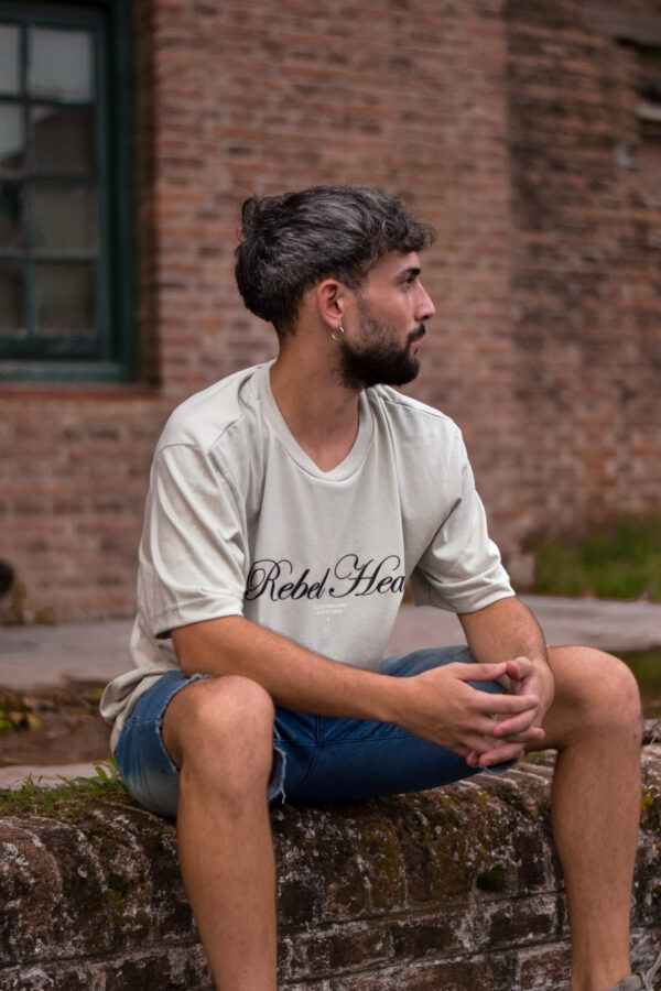 Remera Rebel Hearth